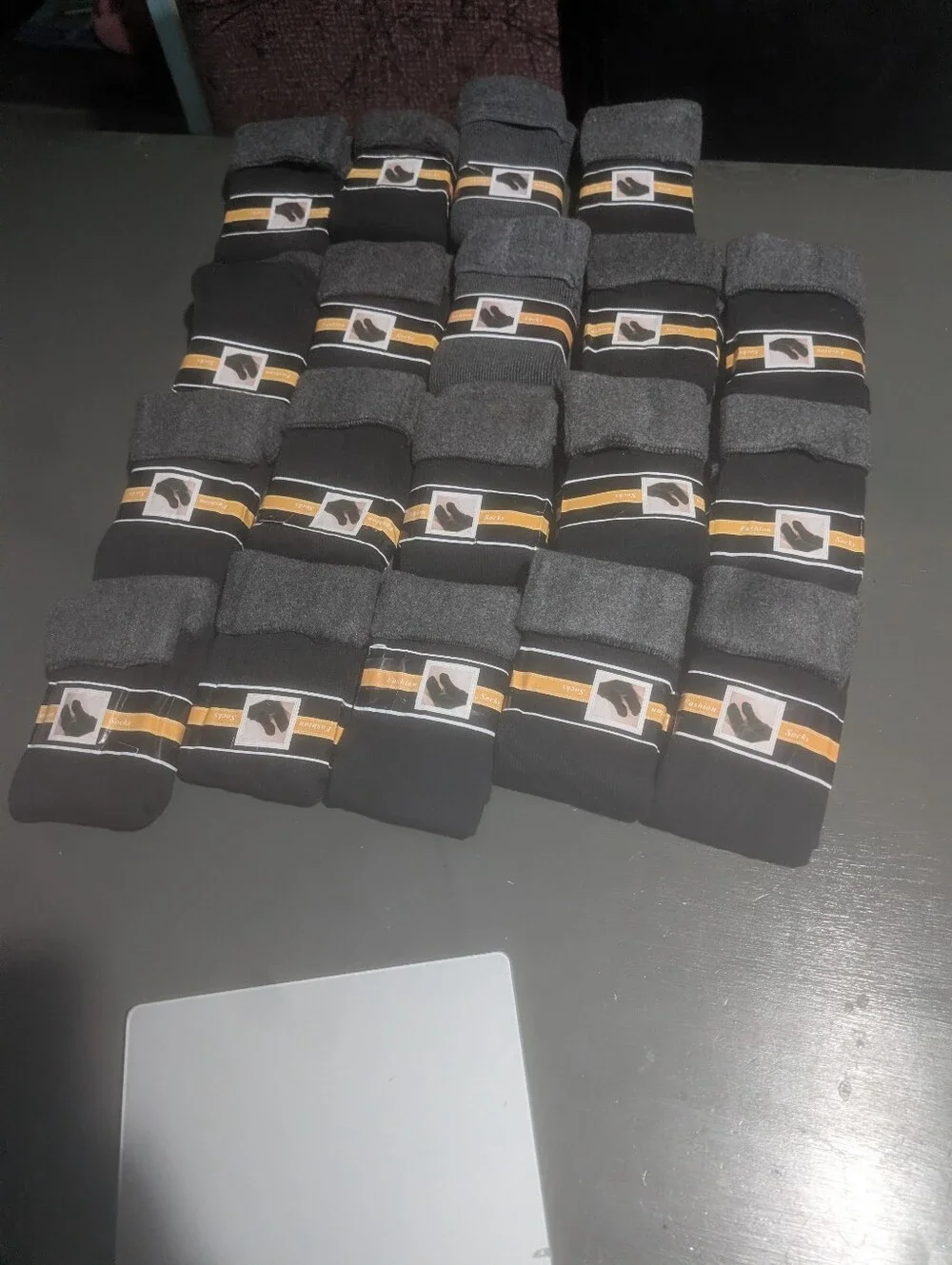 19 Ct Fashion Socks New In Package